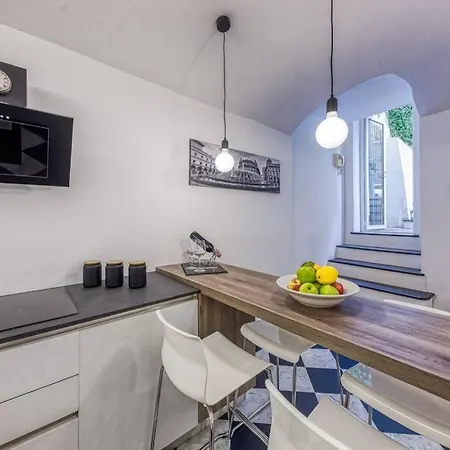 Elegante Pied A' Terre Nel Centro Di *