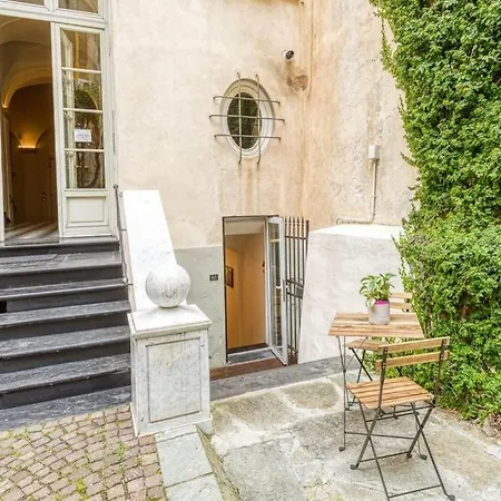 Apartment Elegante Pied A' Terre Nel Centro Di Genoa