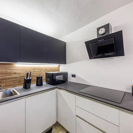 Apartment Elegante Pied A' Terre Nel Centro Di Genoa
