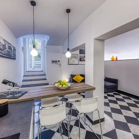 Elegante Pied A' Terre Nel Centro Di * Genoa