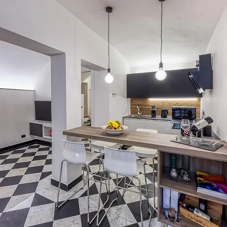 Apartment Elegante Pied A' Terre Nel Centro Di Genoa